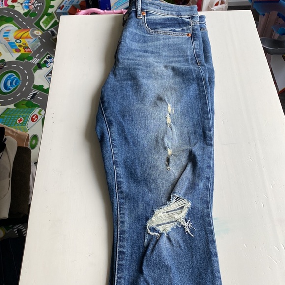 Gap true skinny jeans with destruction - Picture 3 of 7